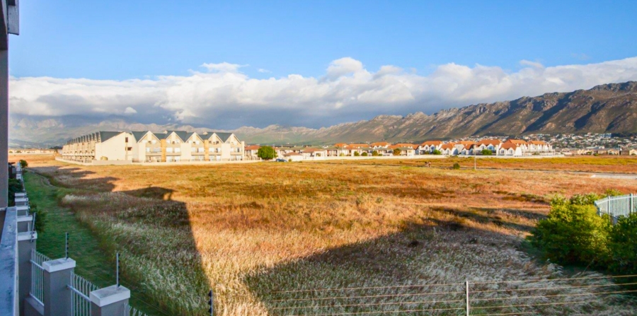 2 Bedroom Property for Sale in Gordons Bay Central Western Cape
